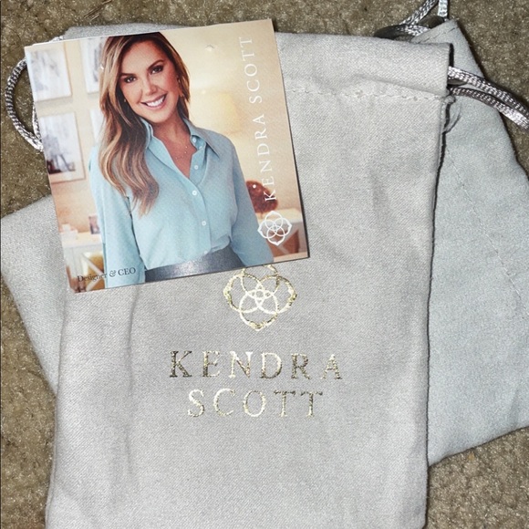 Kendra Scott
Rose Gold Diane Earrings NEW never worn - Picture 5 of 6